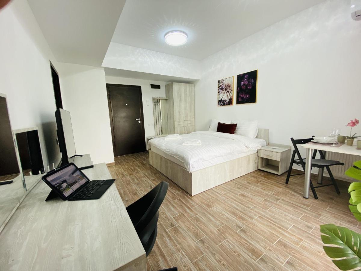 New City Studios With Balcony Bucarest Esterno foto