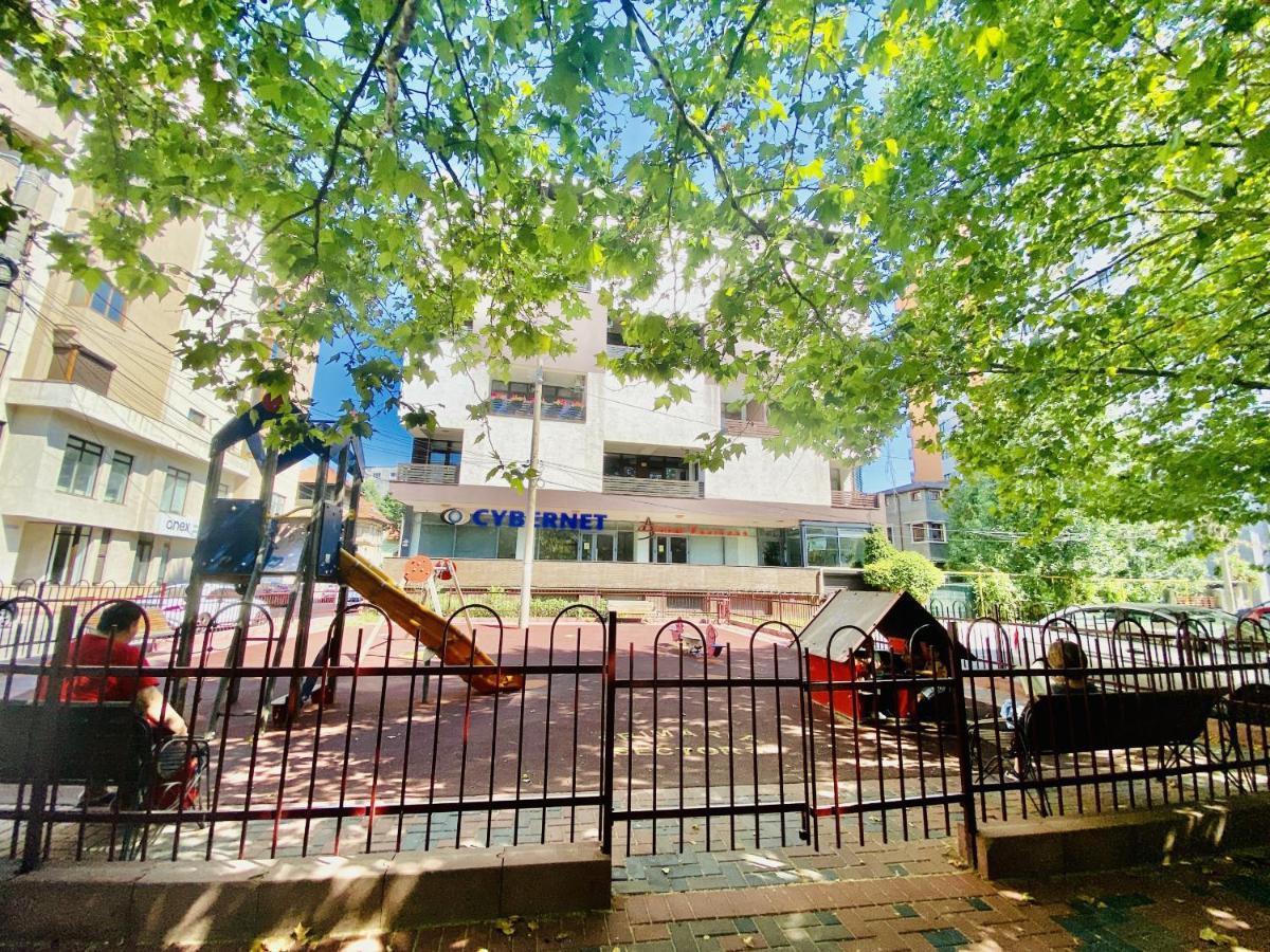 New City Studios With Balcony Bucarest Esterno foto